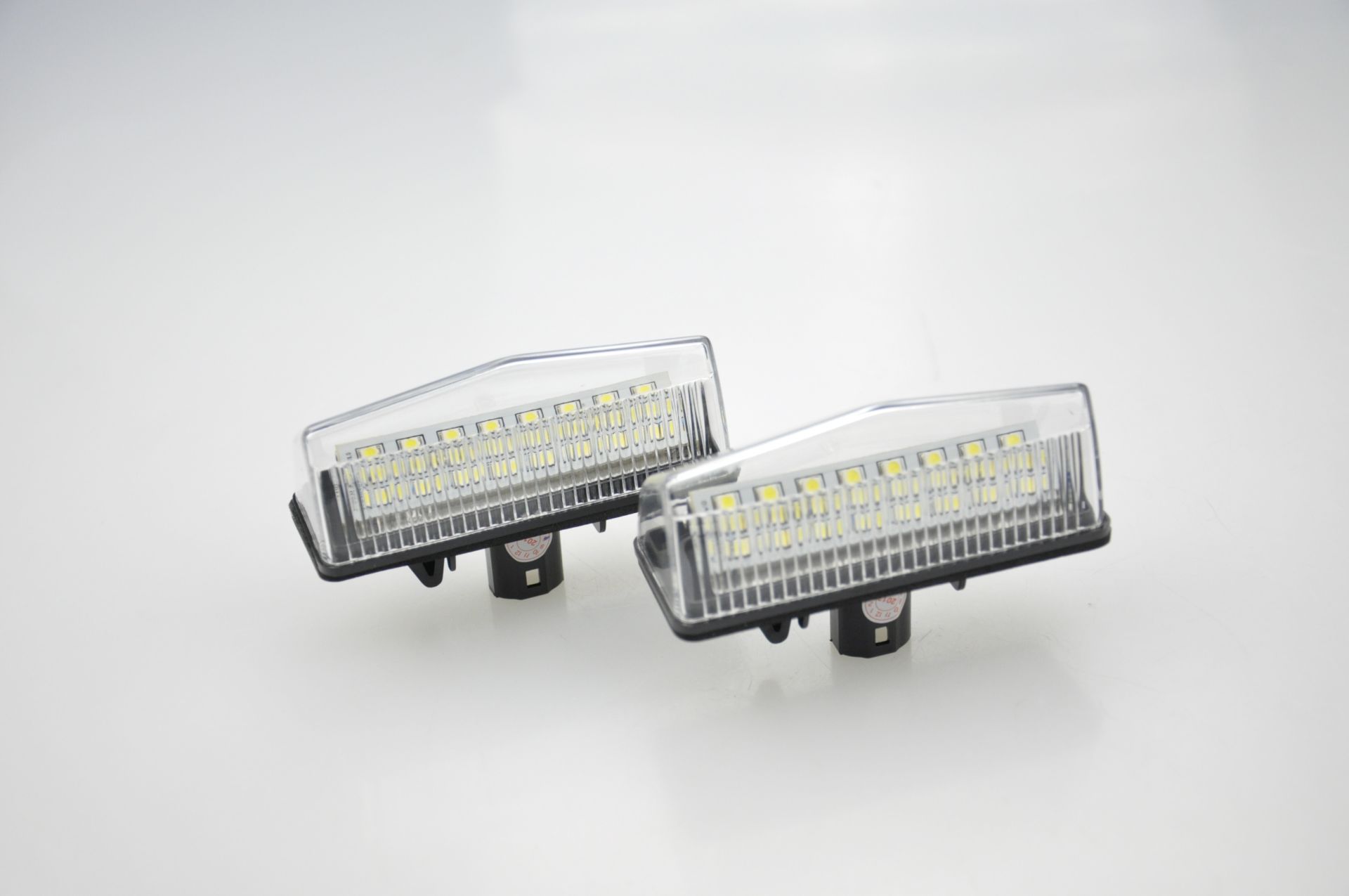 products/724/svetla tablice ct200h lexus.jpg - LED SIJALICE ZA OSVETLJENJE TABLICE - LEXUS 030407 - Xenon Svetla Beograd